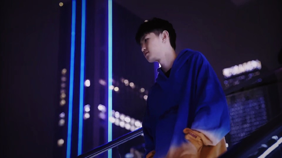 频频出现 频频出现