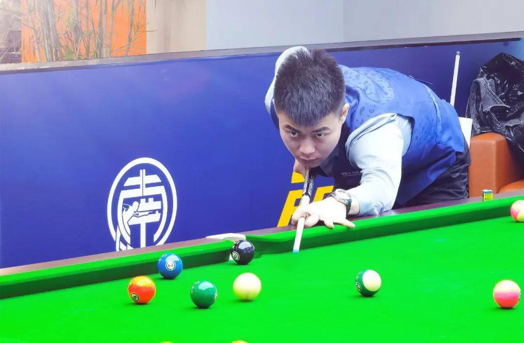 年轻裁判的 年轻裁判的