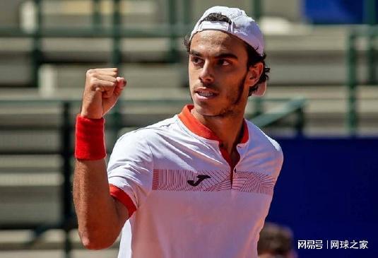 都充满了不 都充满了不