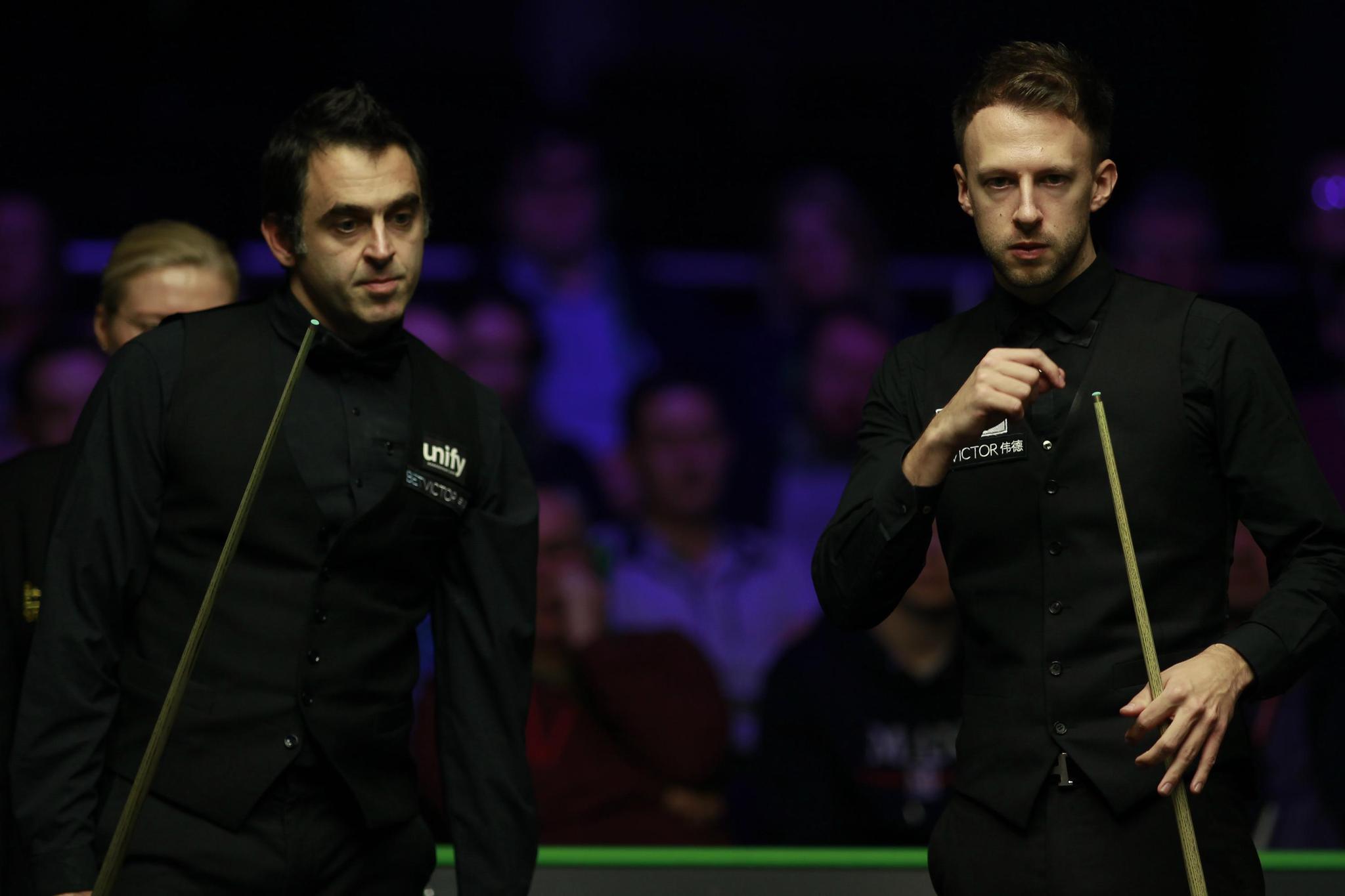 打伞同撑 打伞同撑